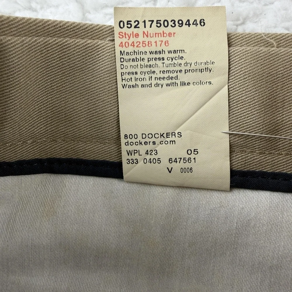 Dockers Khaki Pants Mens 38x29 Beige‎ Relaxed Fit Pleated Cuffed Elastic NWT